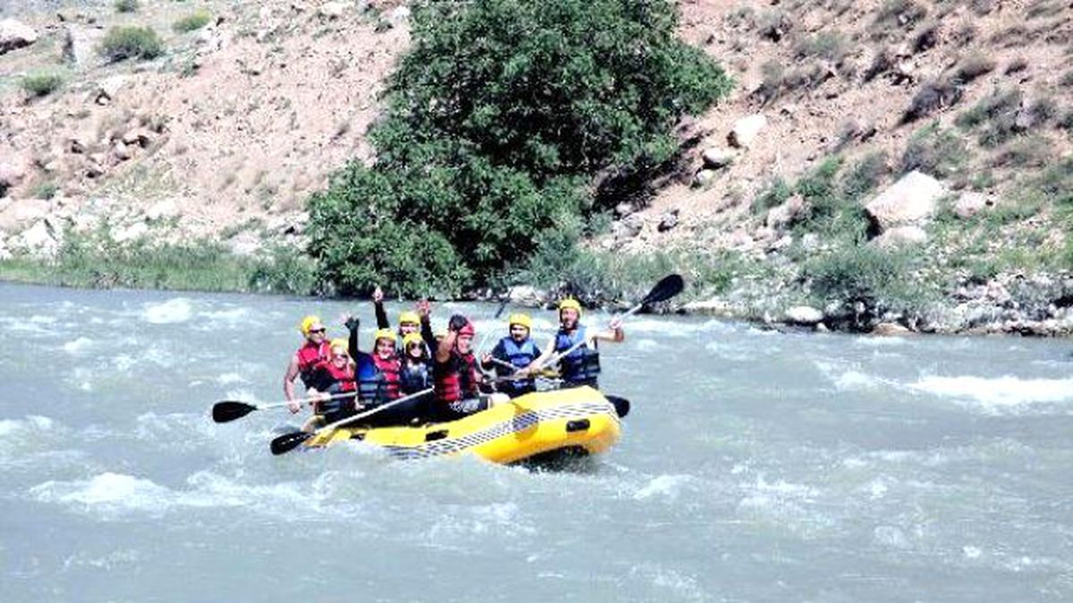 Zap Suyu\'nda Rafting Heyecanı