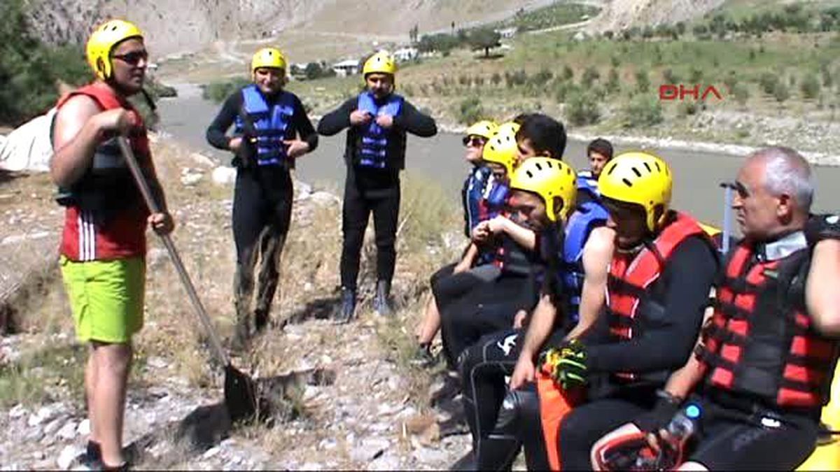 Zap Suyu\'nda Rafting Heyecanı