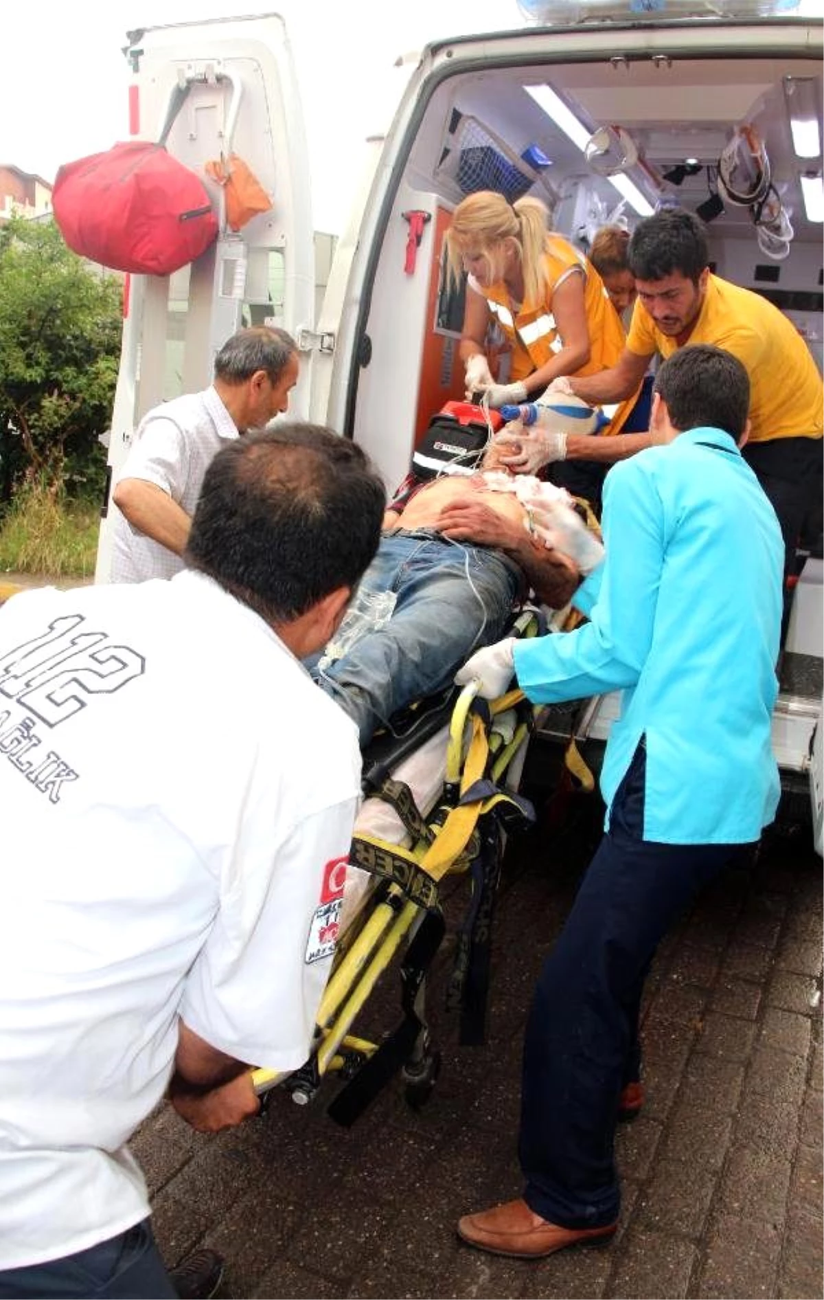 Zonguldak\'ta Kahvehane İşletmecisi Bıçaklanarak Öldürüldü