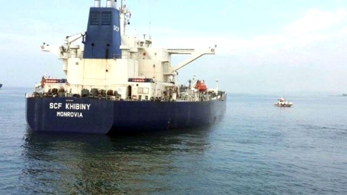 Ahırkapı Açıklarında Petrol Yüklü Tanker Karaya Oturdu