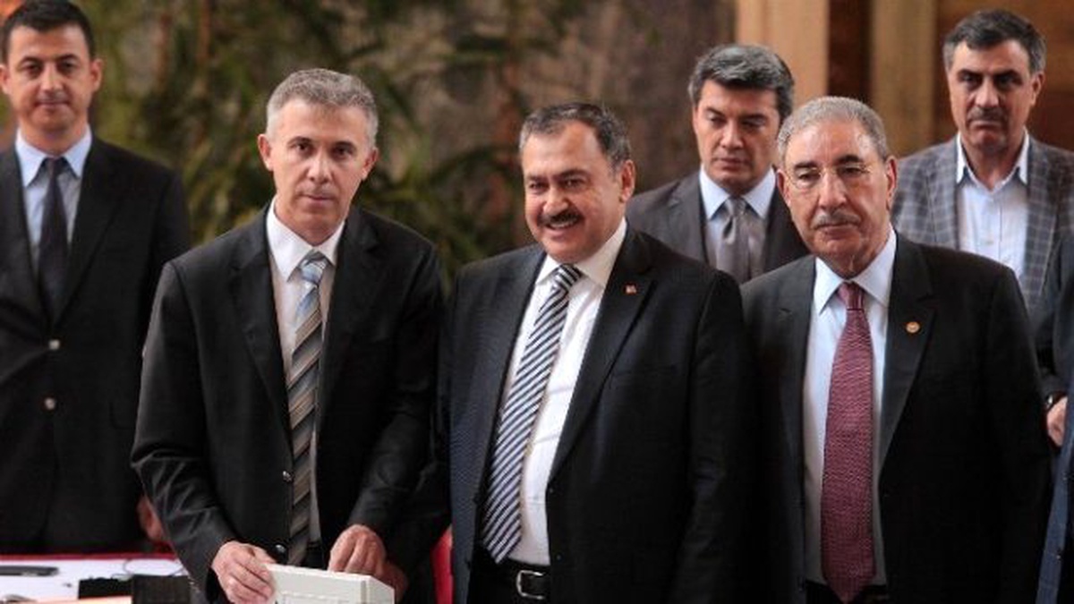 Bakan Eroğlu ve Bakan Bozkır Meclis\'te Kayıtlarını Yaptırdı