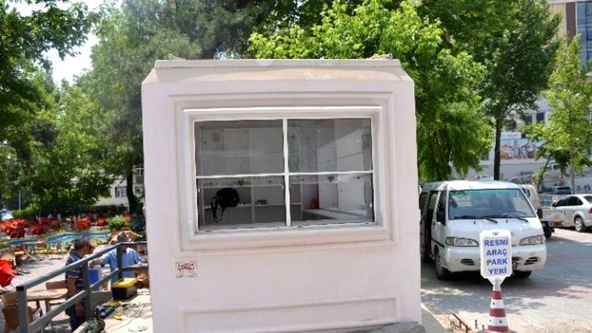Bilecik\'te Halk Ekmeği Satılacak Prefabrike Büfe Yerine Yerleştirildi