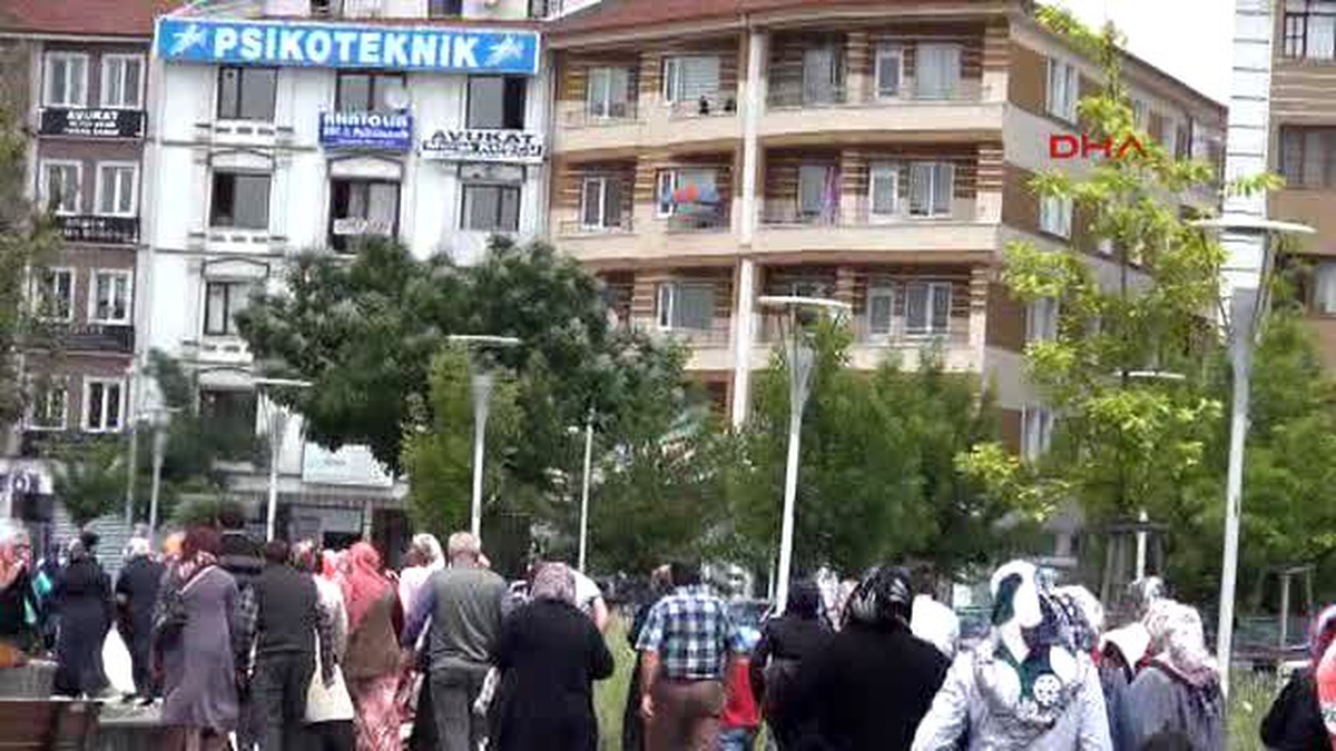 10 Kiloluk Un Alabilmek İçin Muhtarlığa Akın Ettiler