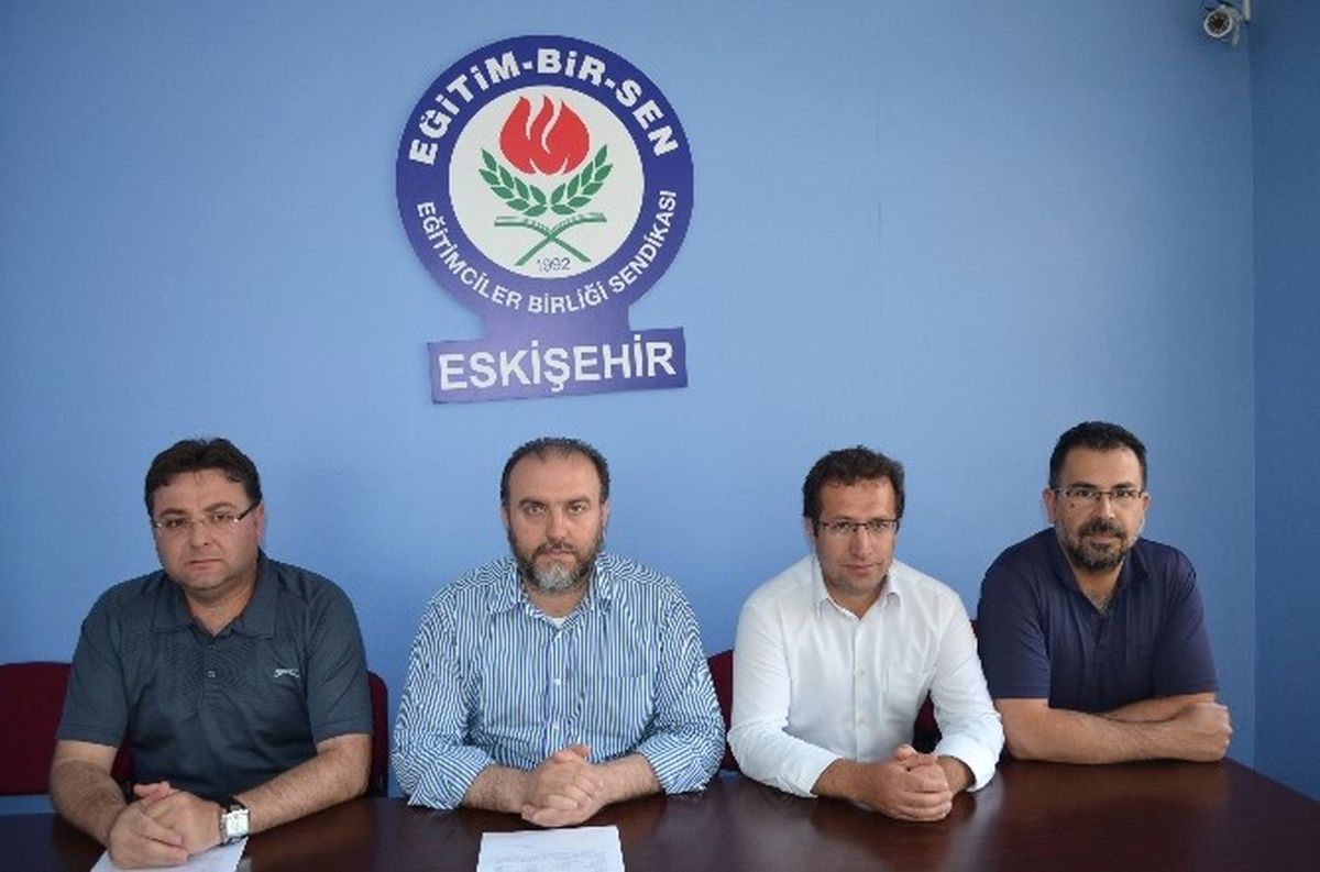 Eğitim Bir Sen Mursi\'nin İdam Kararına Tepki Gösterdi