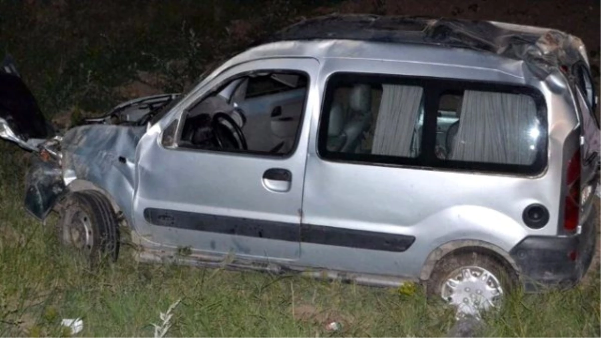 Erzincan\'da Trafik Kazası: 1 Ölü, 5 Yaralı