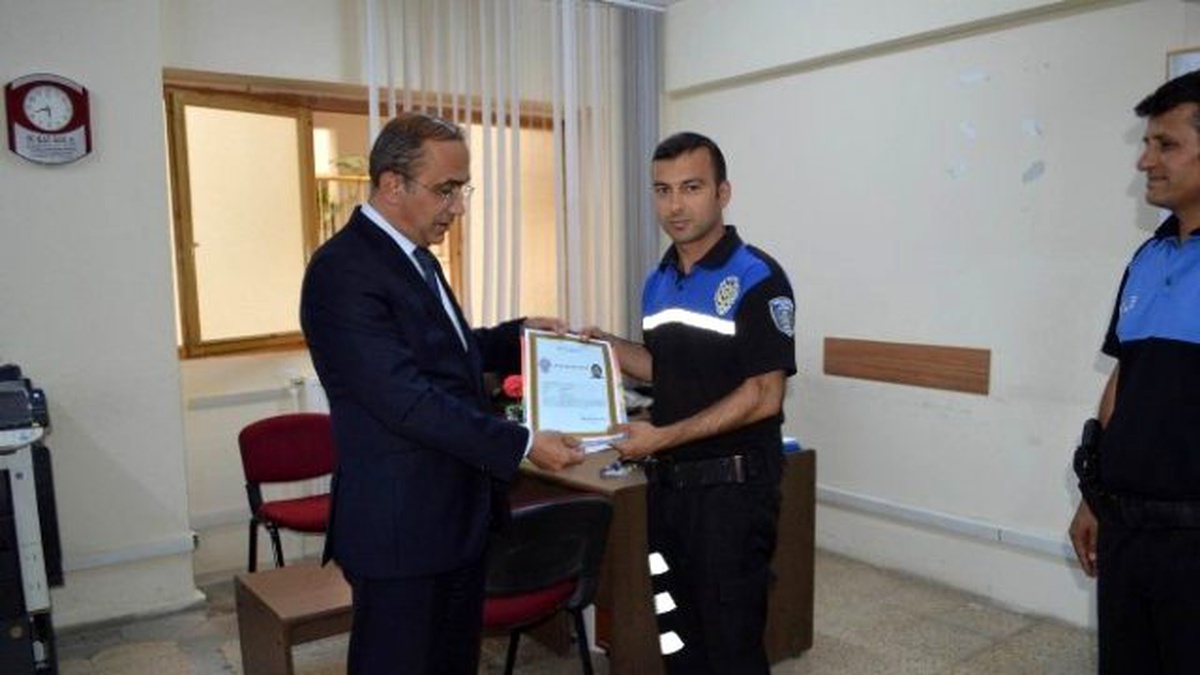Erzincan\'da Yılın Toplum Destekli Polisi Yakup Günal Oldu