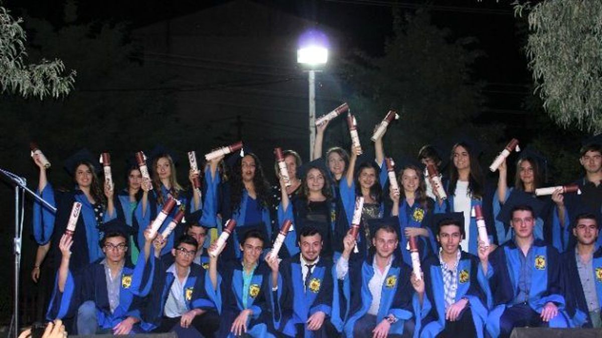 Fekal\'de Mezuniyet Coşkusu