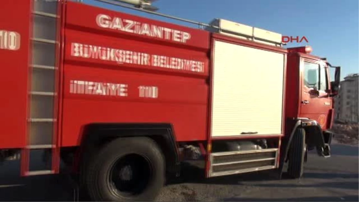 Gaziantep\'te Minibüs ile Otomobil Çarpıştı: 6 Yaralı