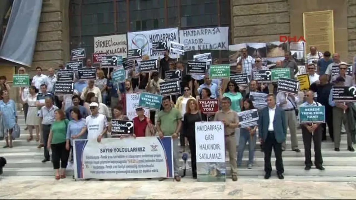 Haydarpaşa Garı\'nda "Tren Seferi" Protestosu