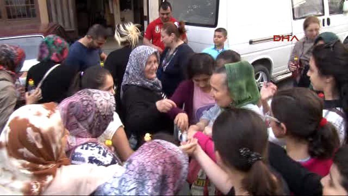 İlk İftarda Oruç Baba Türbesi\'ne Akın Ettiler
