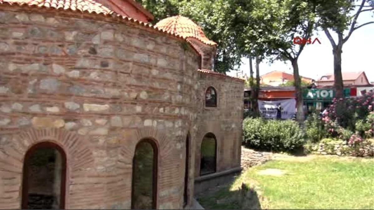 İznik Ayasofya Orhan Camisi\'ne Cam Kapıya Tepki