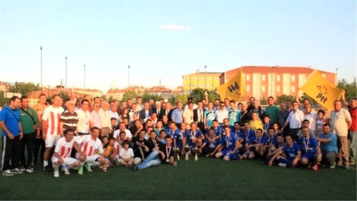 Karaman\'da Kurumlararası Futbol Turnuvası Sona Erdi