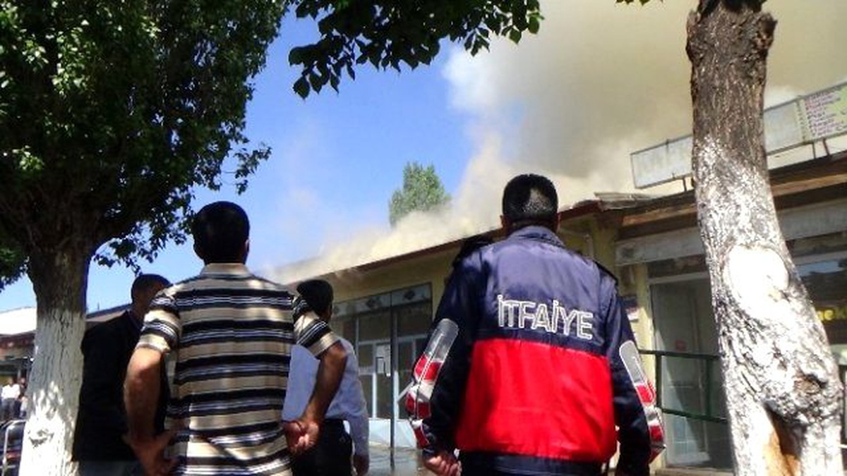 Kars\'ta İş Yerinde Çıkan Yangın Korkuttu