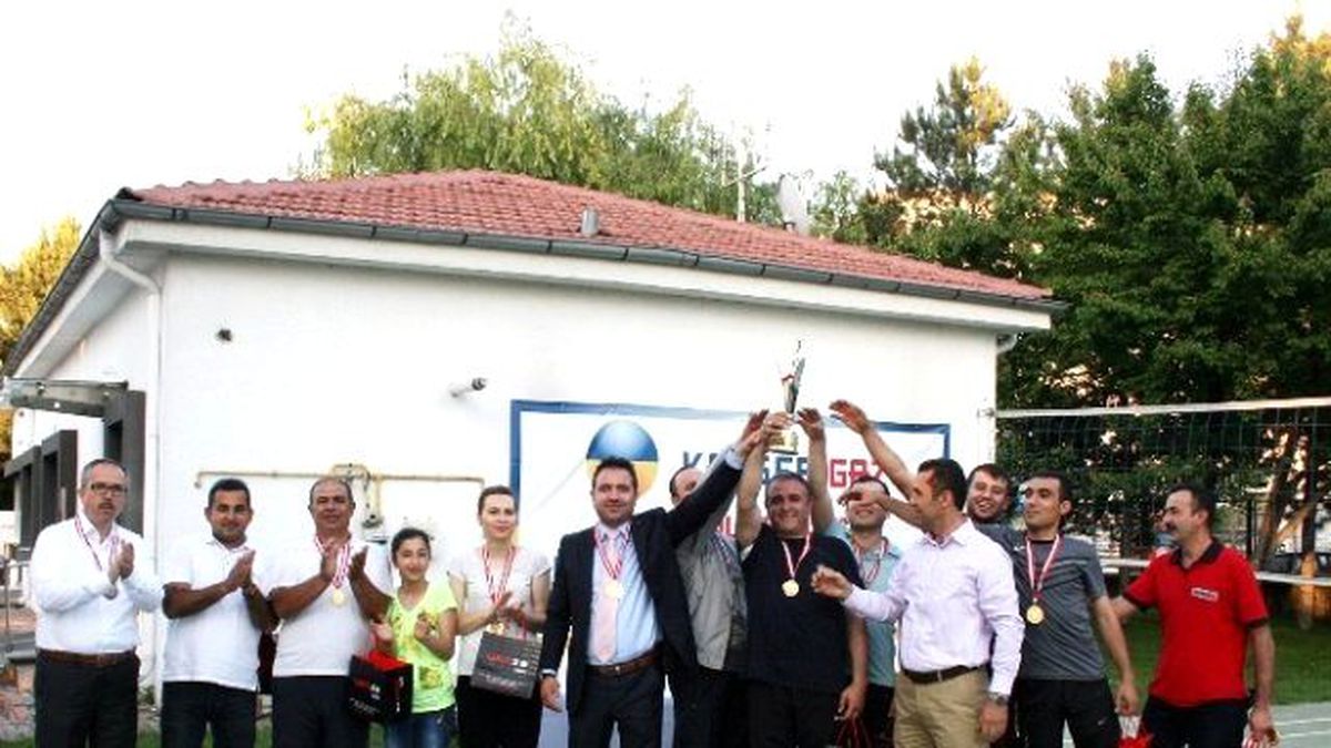 Kayserigaz 8.voleybol Turnuvasının Galibi Dostluk Oldu!