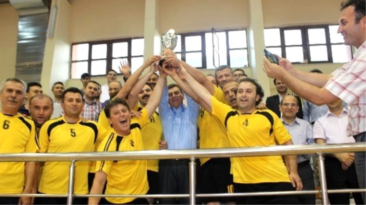 Konya 112 Voleybol Turnuvasında Şampiyon