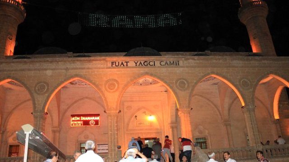 Mardin\'de İlk Teravih Namazı Kılındı