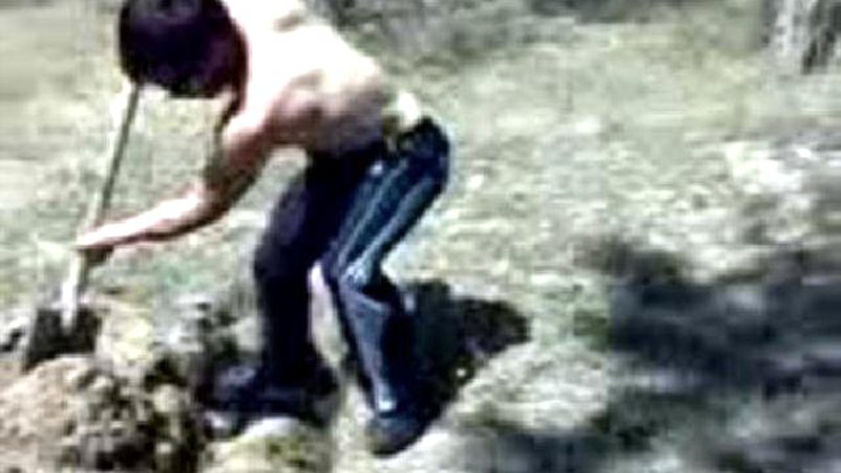 Mezara Gömme\' Görüntüsüyle Fuhuşa Zorlama Cezalarına Onama