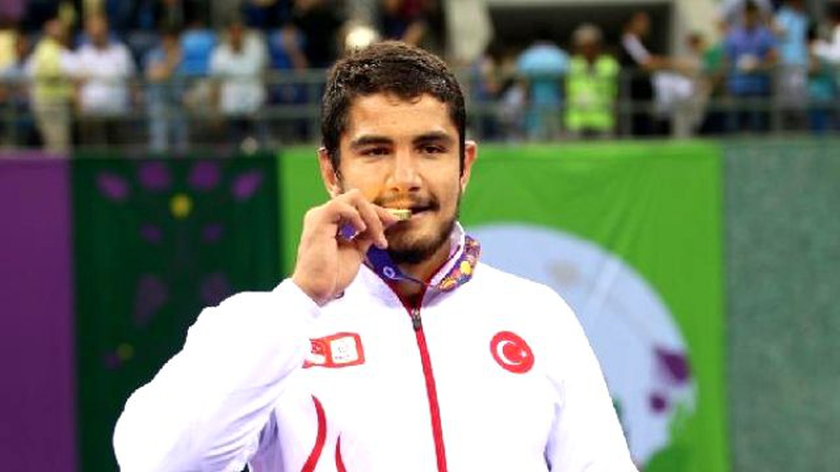 Milli Güreşçi Taha Akgül, 4. Kez Avrupa\'nın Zirvesinde
