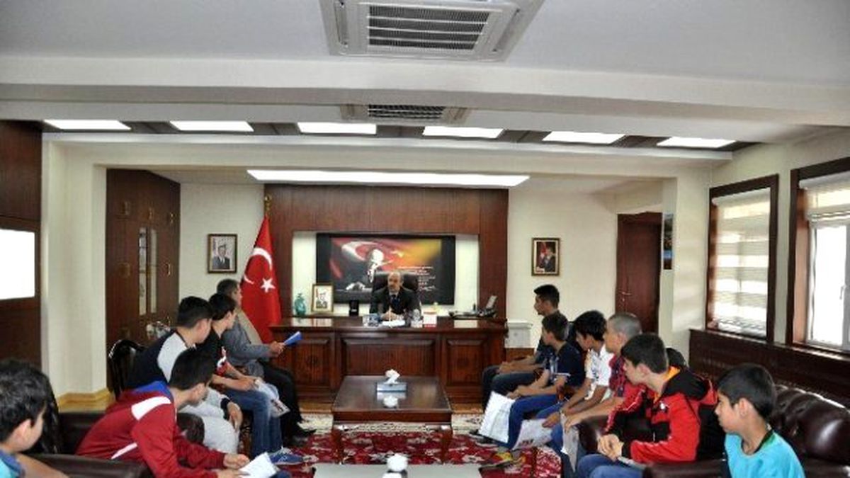 Muş Valisi Büyükersoy Sporcu ve İdarecileri Makamına Kabul Etti