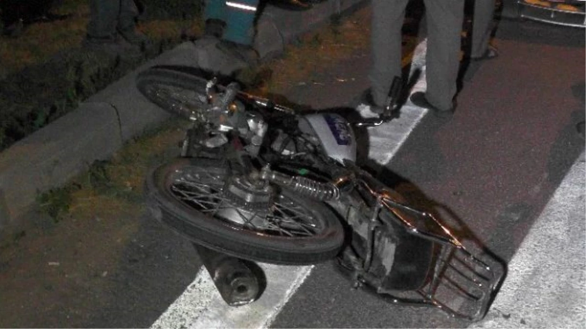 Ereğli\'de Otomobille Motosiklet Çarpıştı: 1 Yaralı