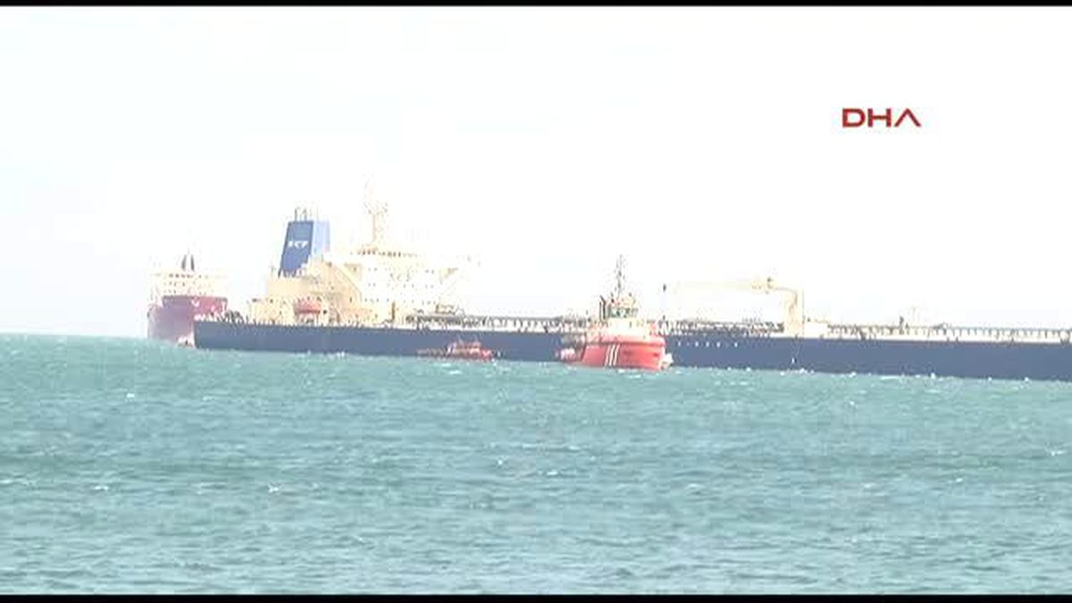 Petrol Tankeri Ahırkapı Açıklarında Karaya Oturdu