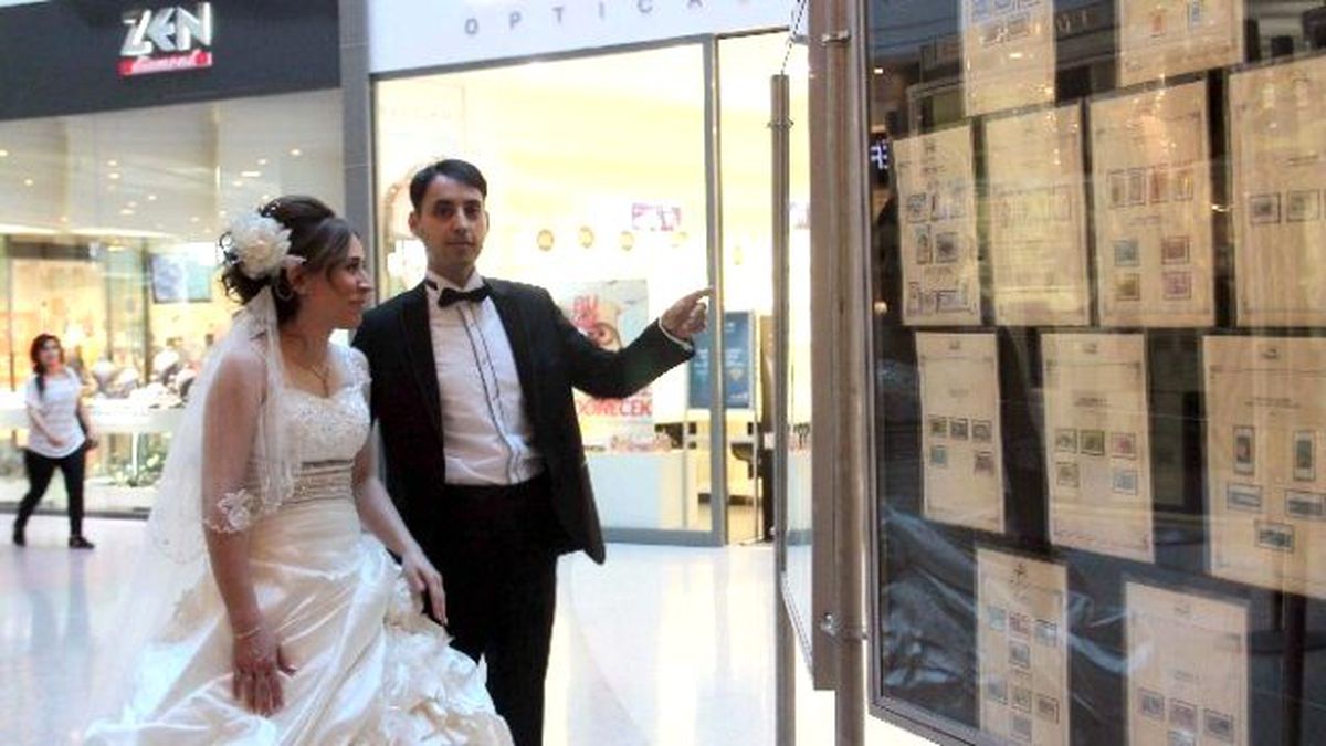 PTT Çalışanı Çiftin Çifte Mutluğu
