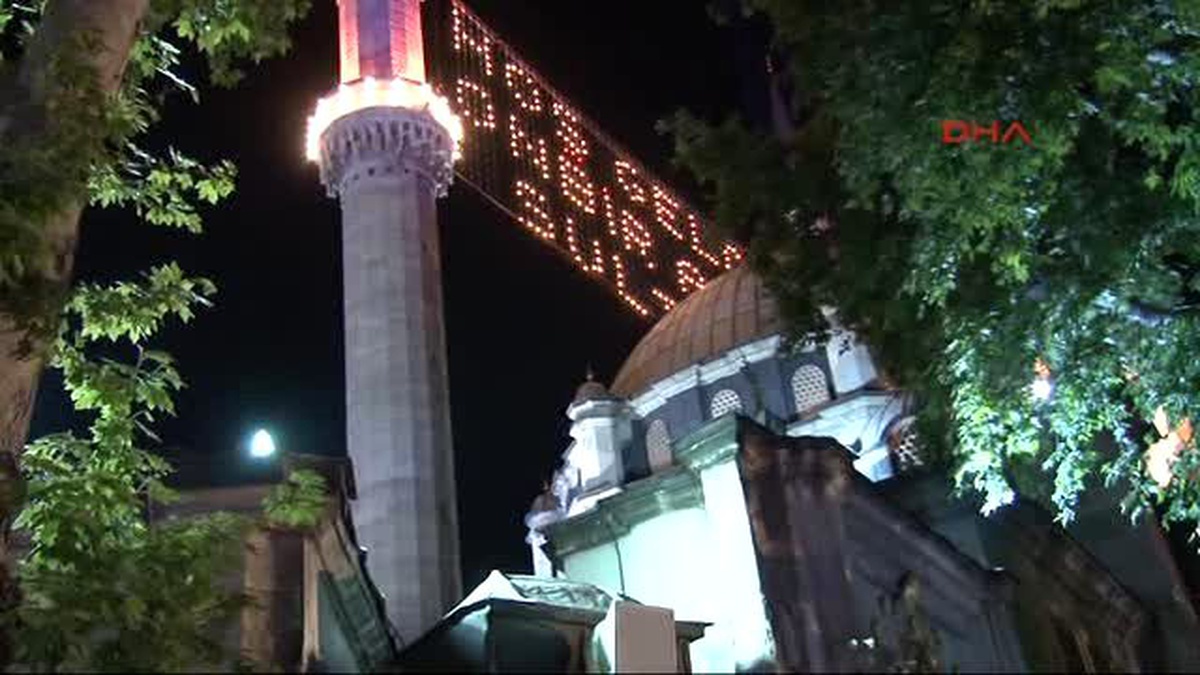Ramazan Geldi, İlk Teravih Namazı Kılındı