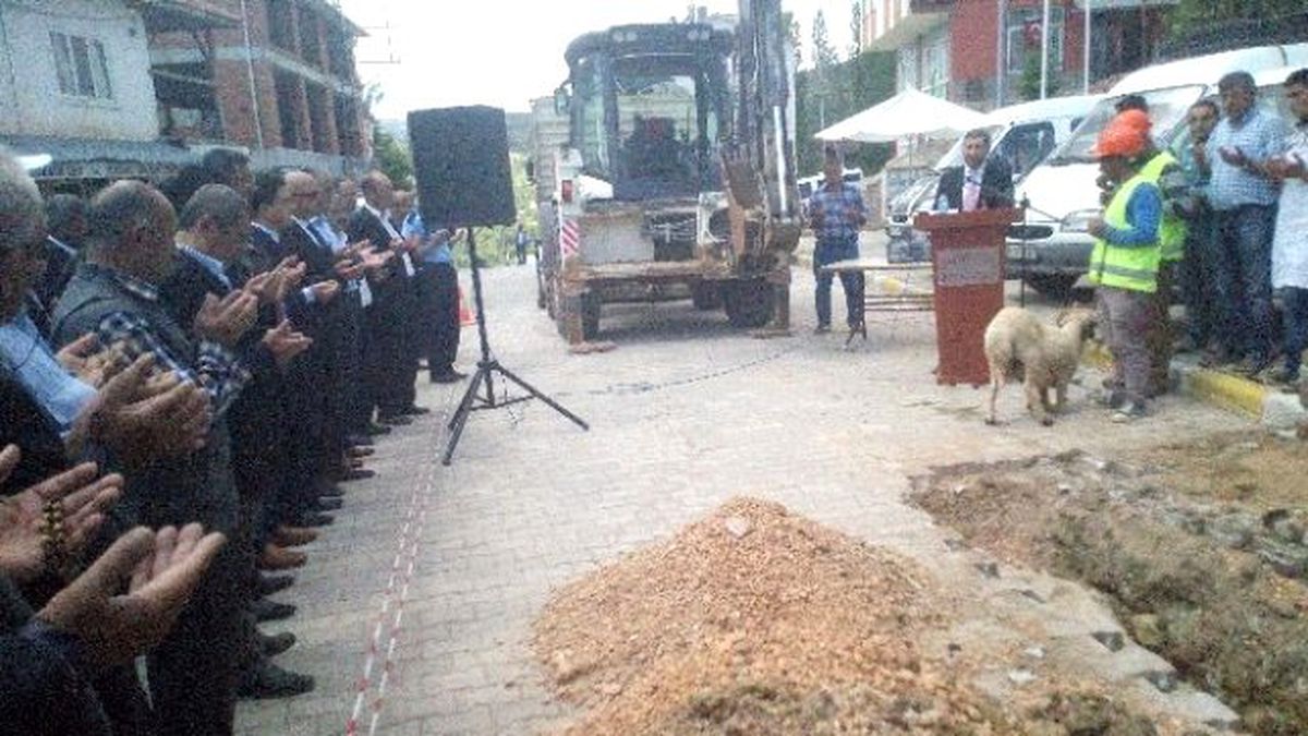 Sarıveliler'de İçme Suyu İsale Hattı İnşaatının Temeli Atıldı