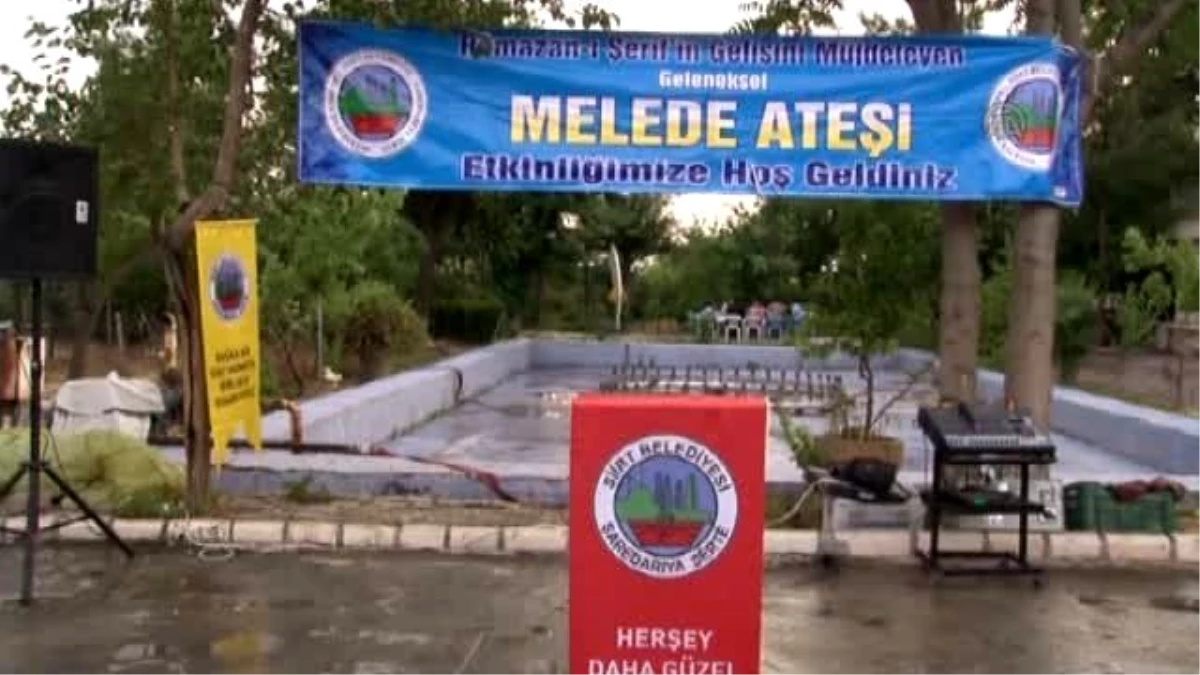 Siirt\'te Geleneksel "Melede" Ateşi Yakıldı