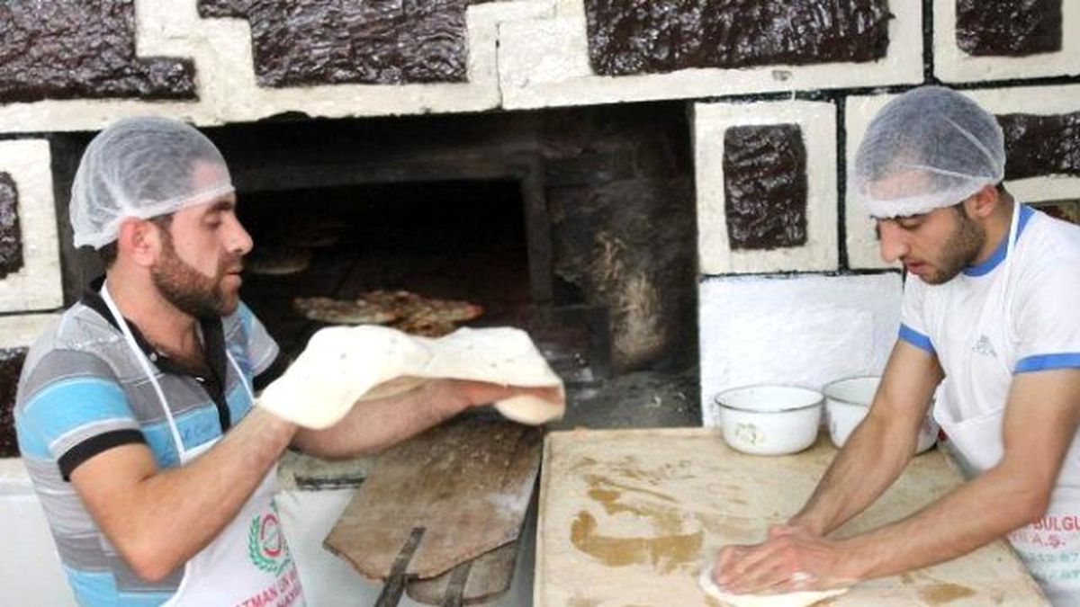 Siirt\'te İlk Ramazan Pidesi Çıktı