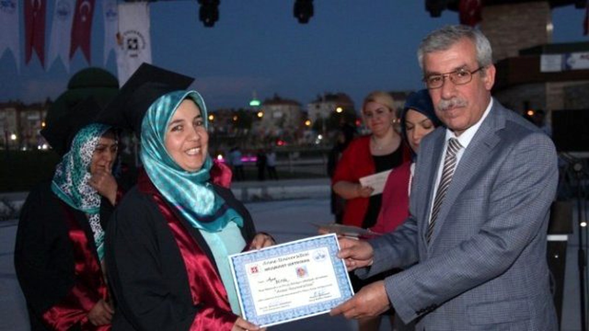 Türkiye\'nin 5. Anne Üniversitesi İkinci Kez Mezunlarını Verdi