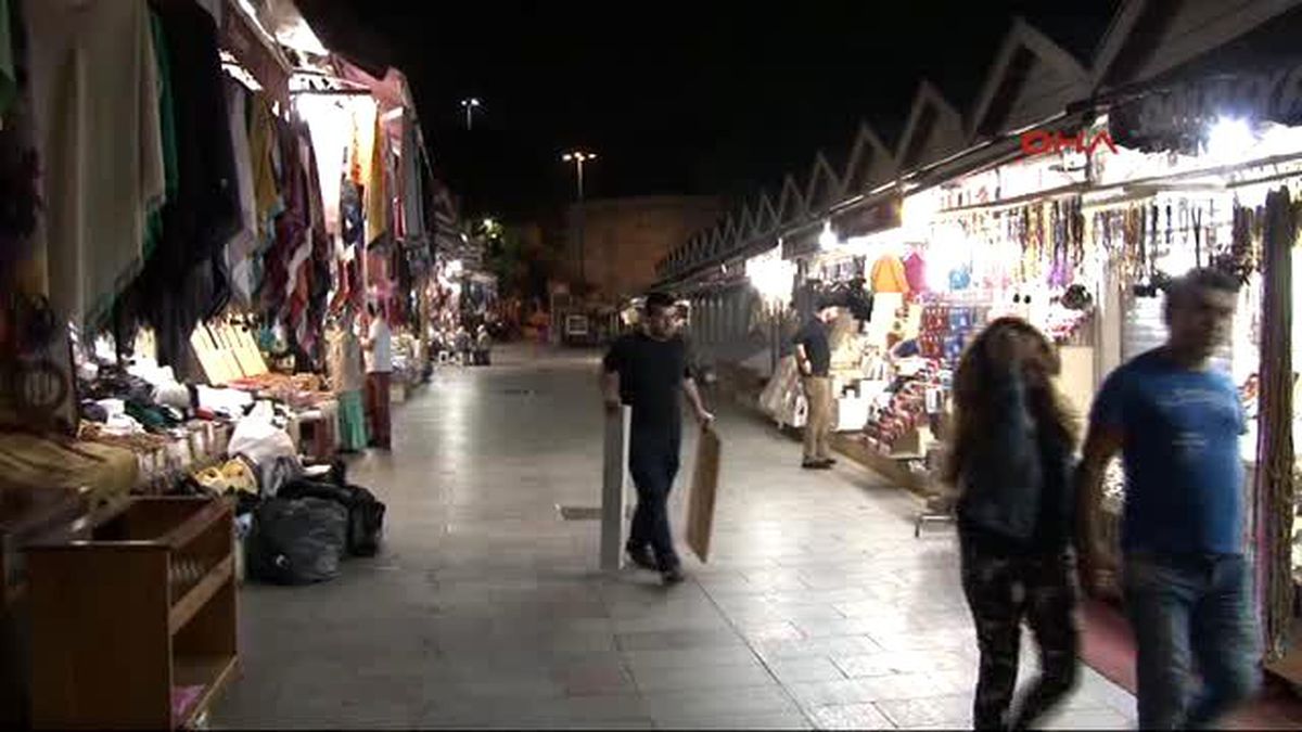 Vatandaşlar İlk Sahuru \'Eyüp Sultan\'da Yaptı