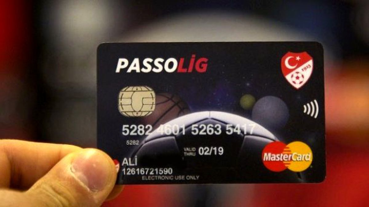 Yeni Malatyaspor Taraftarı Passolig\'e Hücum Etti