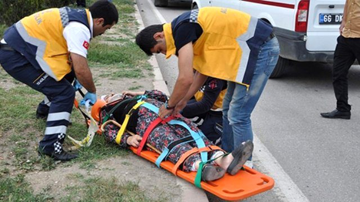 Yozgat\'ta İki Otomobil Çarpıştı: 4 Yaralı