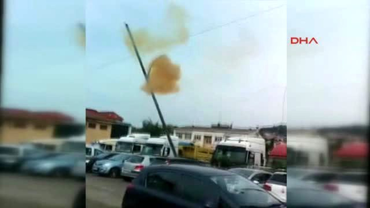 Zonguldak - Yan Yatan Elektrik Direği Patladı
