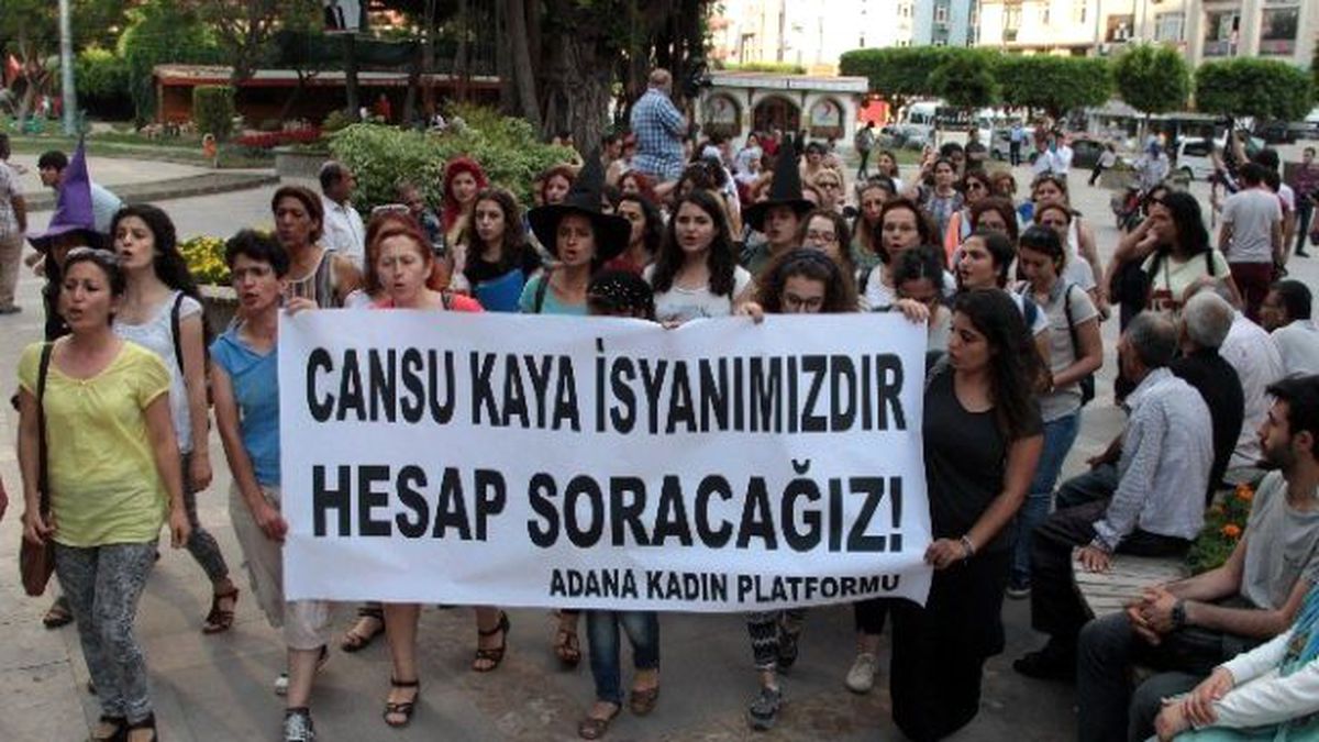 Adana\'da Kadın Cinayetleri Protestosu