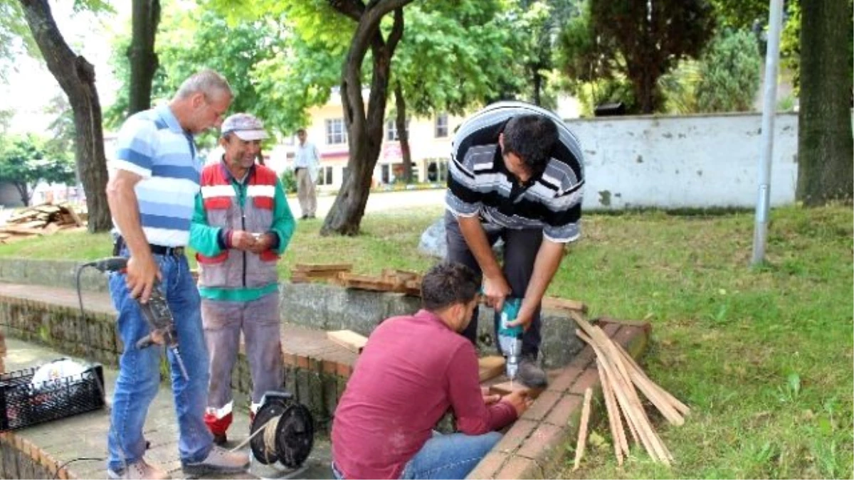 Akçakoca\'da Amfi Tiyatro Oturakları Ahşap Oluyor