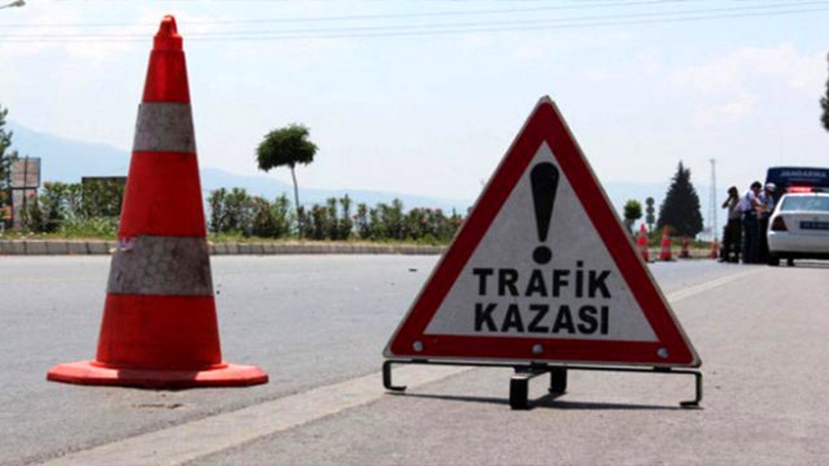 Aydın\'da Tır Otomobile Çarptı: 6 Yaralı