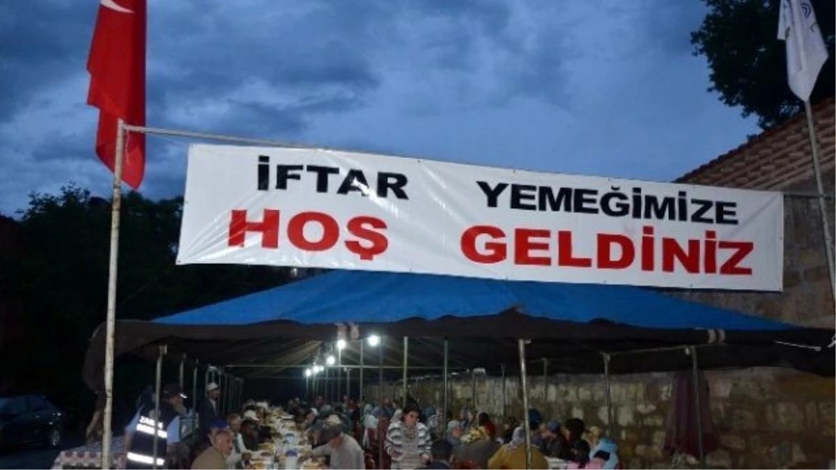 Bozüyük Belediyesi İftar Çadırı Ramazan Ayı Boyunca Misafirlerini Ağırlayacak