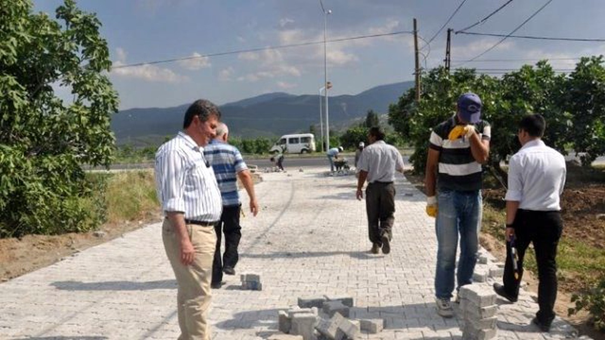 Buharkent Belediyesi Tüm Sokaklara Parke Taşı Döşüyor