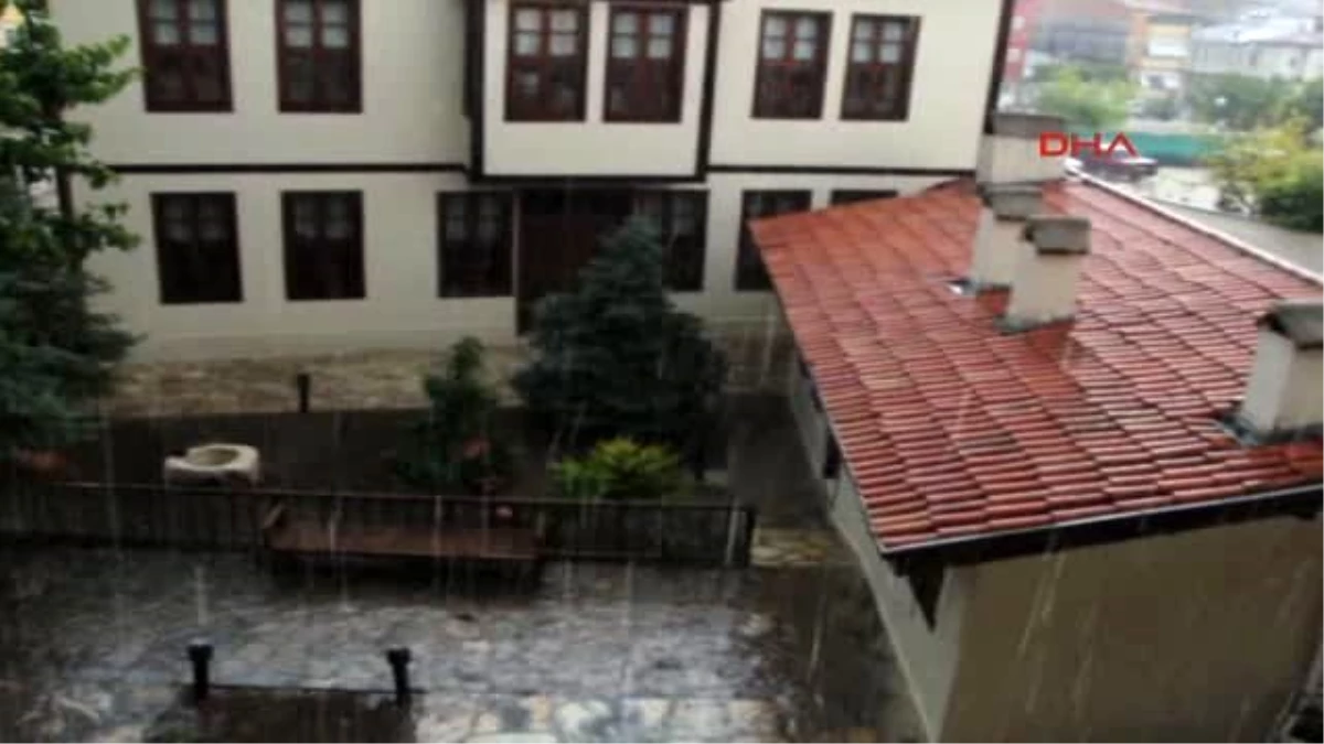 Burdur\'da Şiddetli Yağış Hayatı Olumsuz Etkiledi