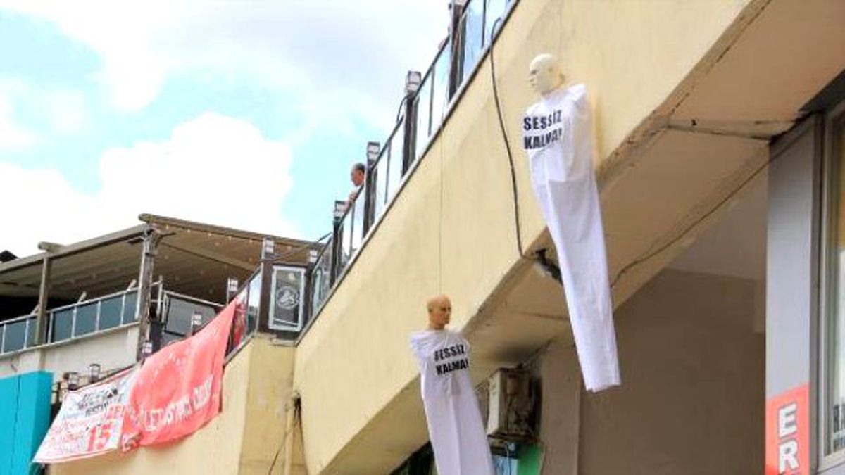 Bursa\'da Ak Partili Gençler, Mursi\'ye İdamı Protesto Etti