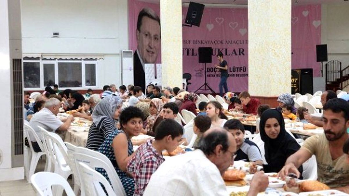 Büyükşehir\'den Vatandaşlara İftar Yemeği