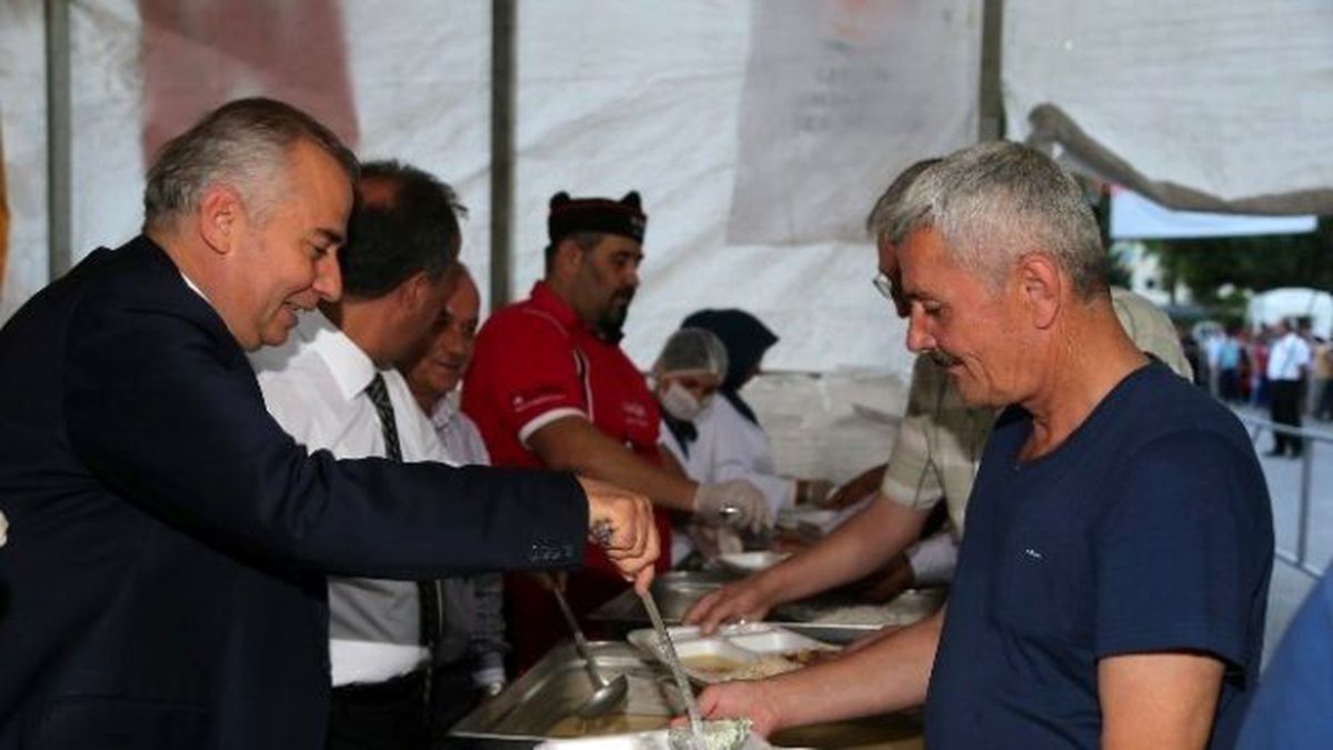 Denizli\'de 5 Bin Kişi İftar Çadırında Buluştu