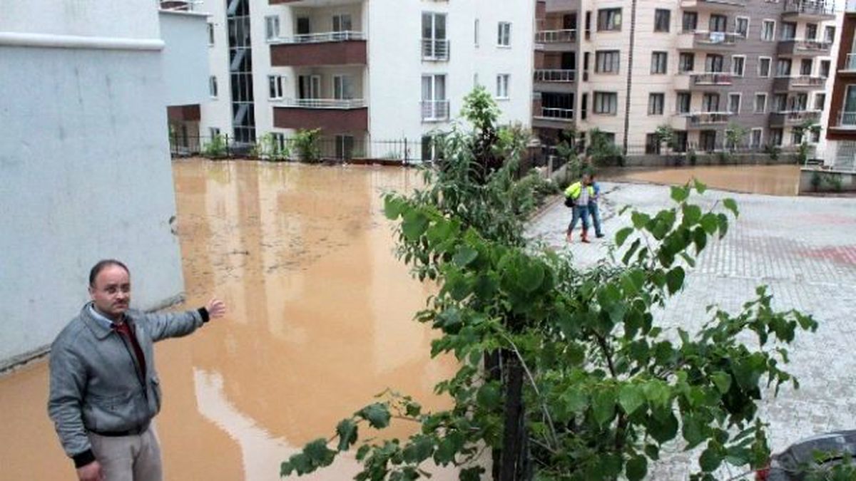 Dere Yatağı Taştı, Evleri Su Bastı