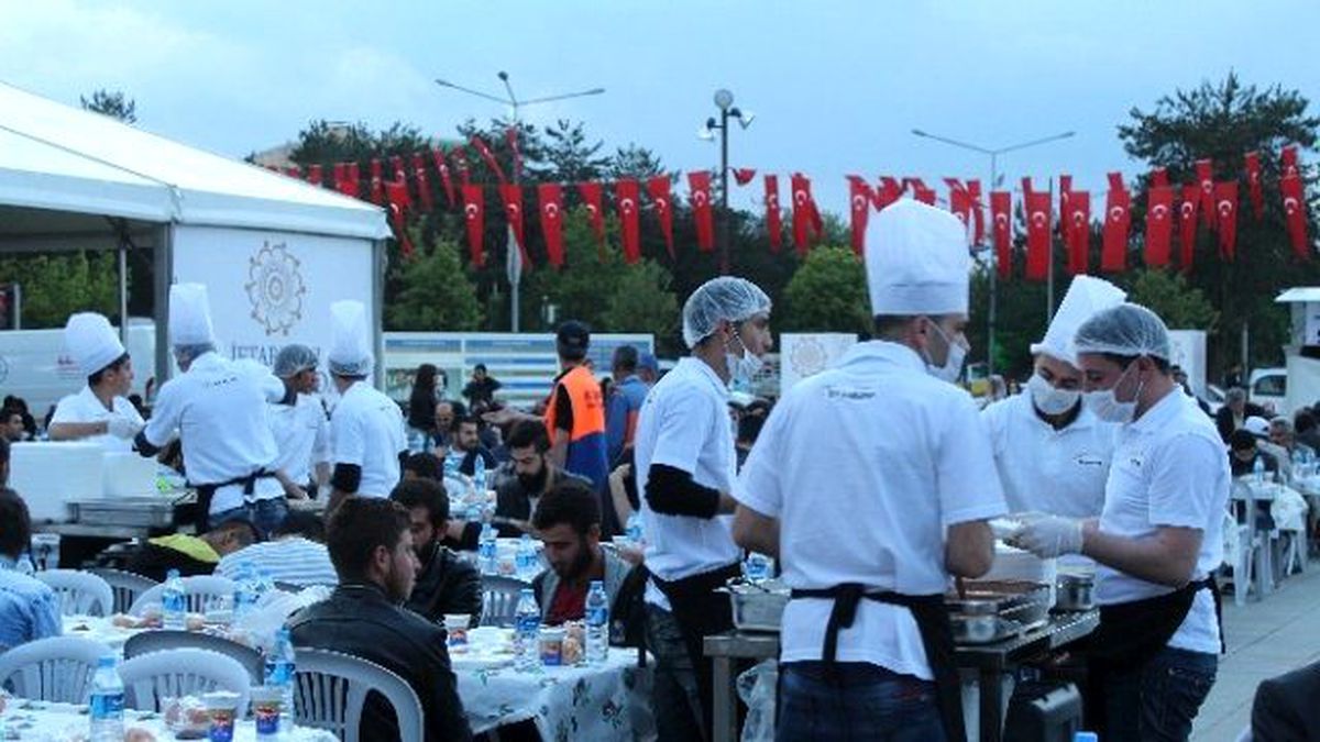 Erzurum\'da İlk İftar Heyecanı