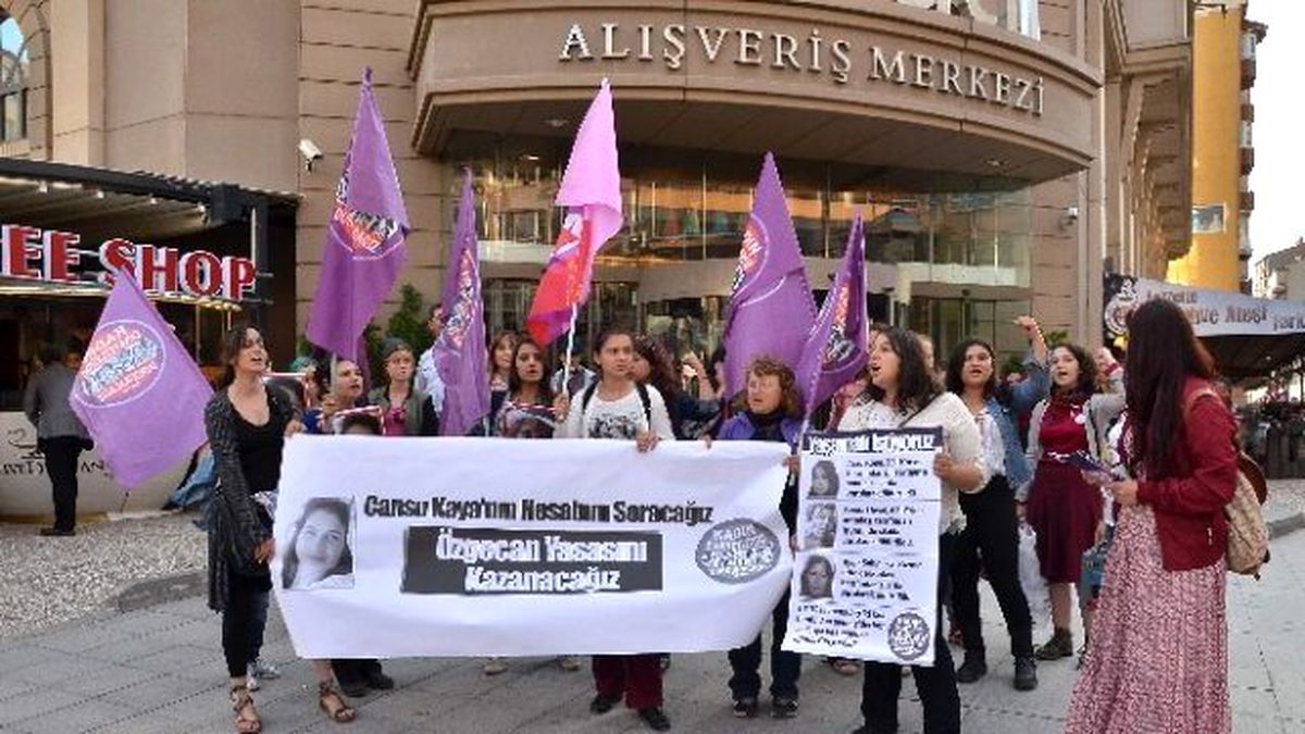 Eskişehir\'de Kadın Cinayetleri Protestosu
