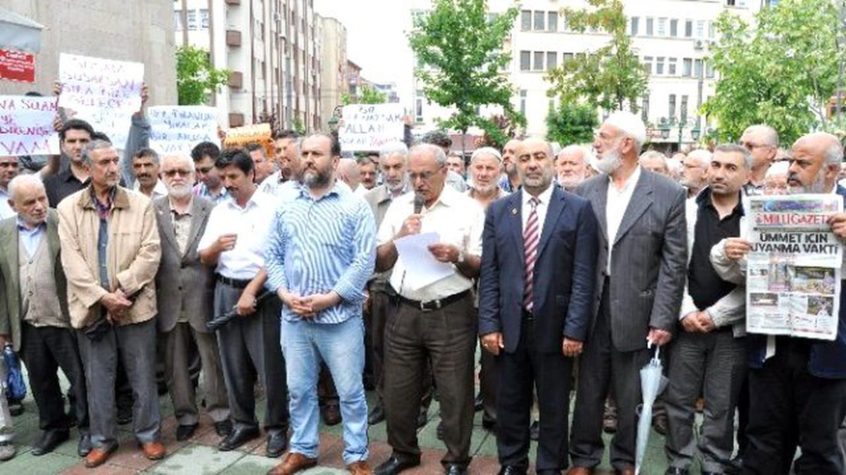 Eskişehir\'de Mursi\'ye Destek Eylemi