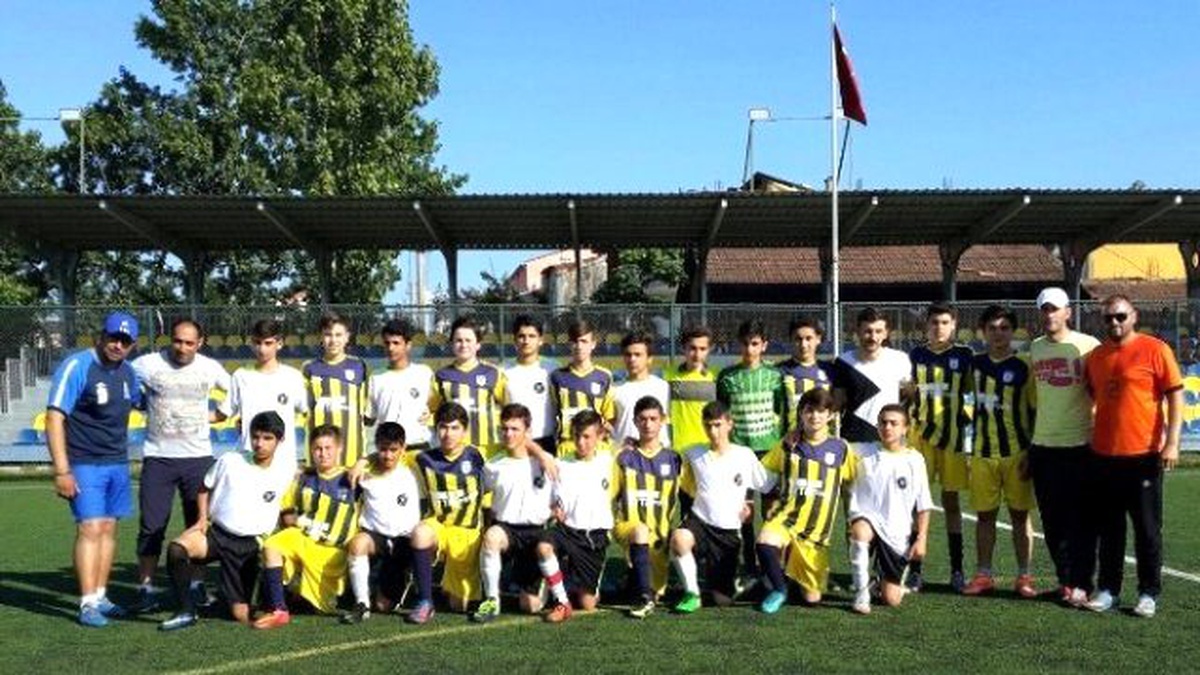 Fatsa ile Azerbaycan Takımı Arasında 4-4\'lük Maç