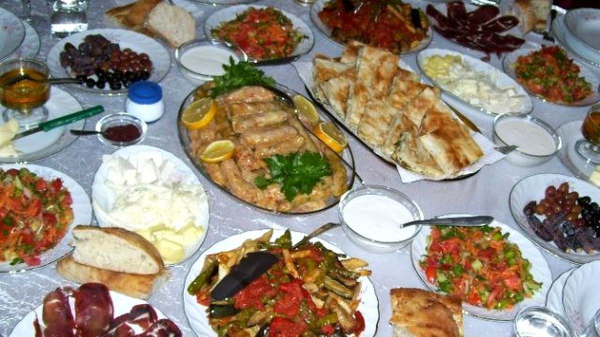 Halk Sağlığı Müdürlüğü\'nden Ramazan\'da Beslenme Uyarısı